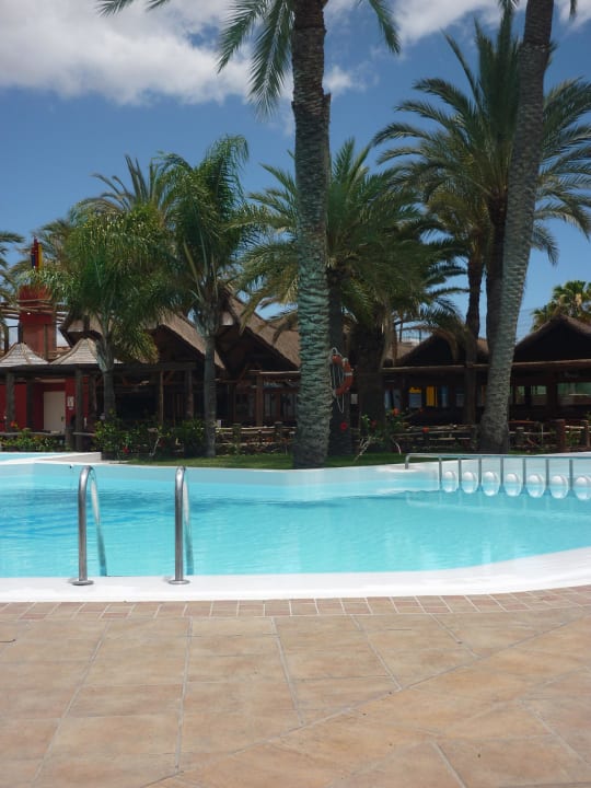 Hauptpool HL Miraflor Suites Hotel