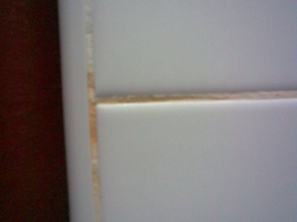 Bad - Dusche - Fugen I All In Red Thermenhotel