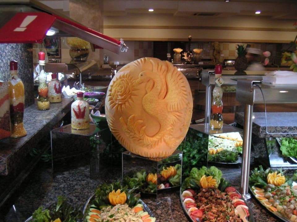 Dekoskulptur am Büffet KBR Restaurant Sunis Kumköy Beach Resort Hotel & Spa