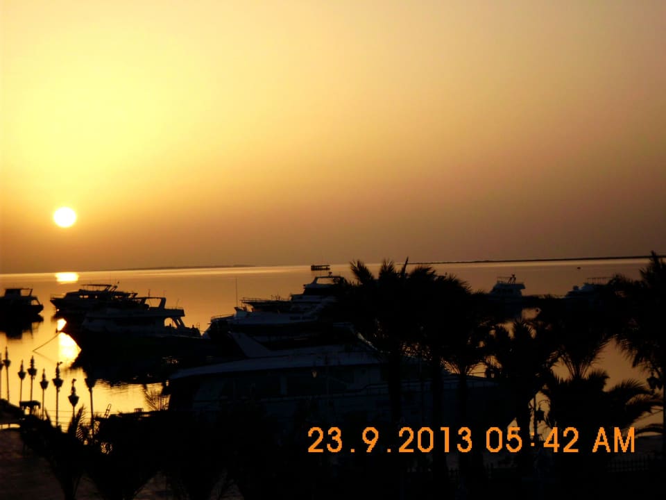 Sonnenaufgang vom Balkon The Grand Hotel Hurghada