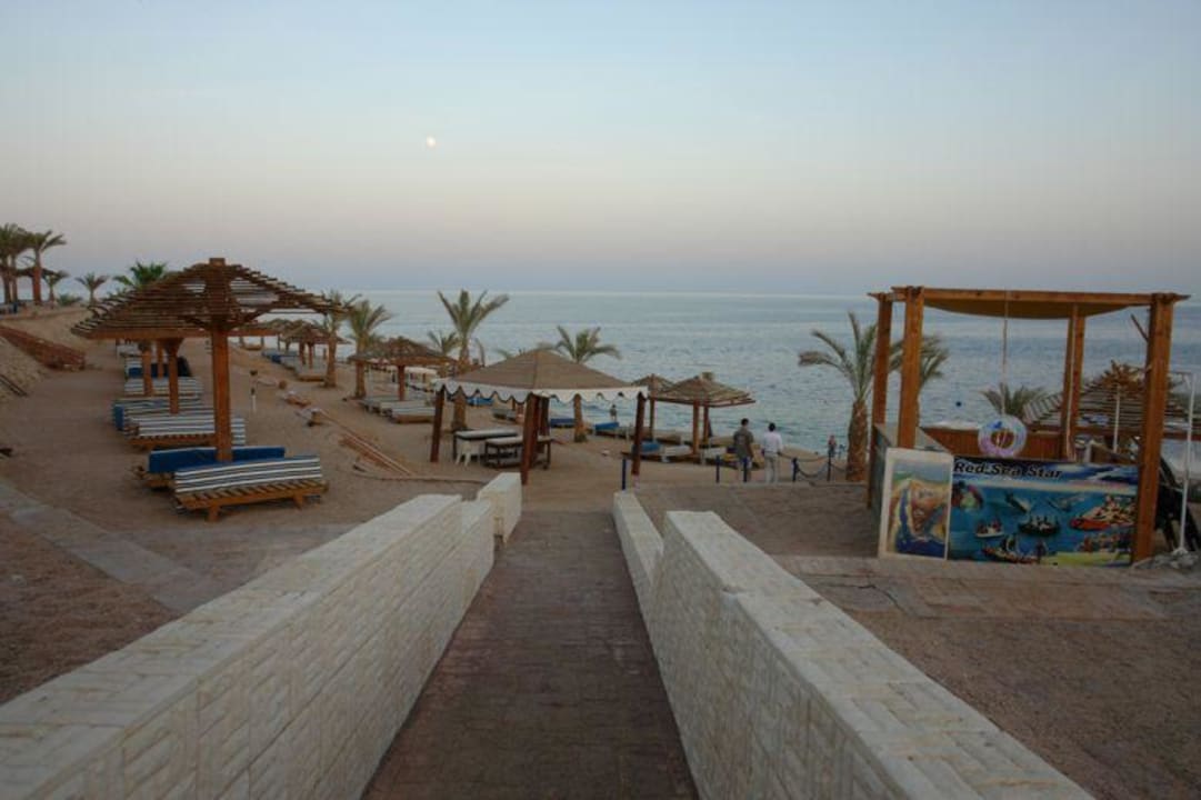 Zejście na plażę Grand Oasis Resort