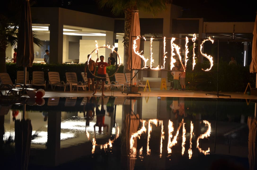 Feuershow vom Animationsteam Sunis Elita Beach Resort & Spa