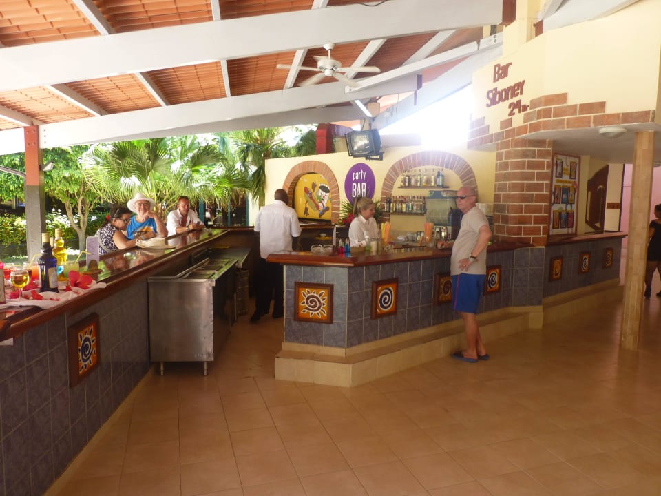 Bar an der Veranstaltungshalle Sol Hicacos Varadero