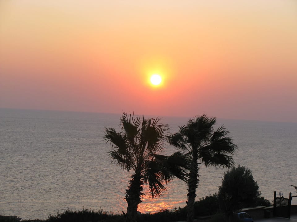 Ein sehr schöner Sonnenaufgang im November 2011 Hotel Kalithea Horizon Royal