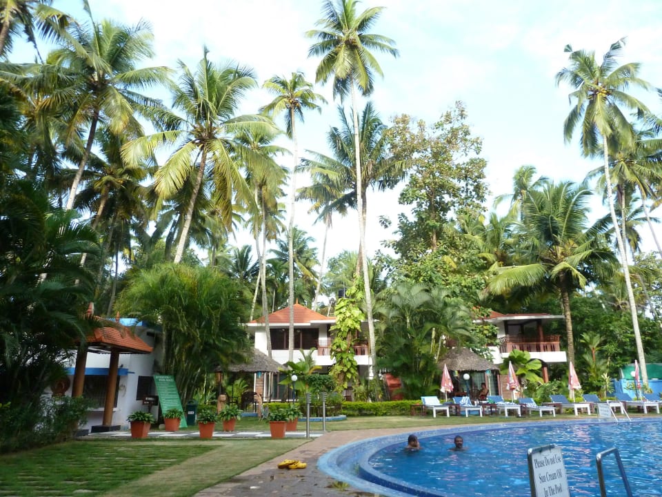 Pool und Garten Akhil Beach Resort