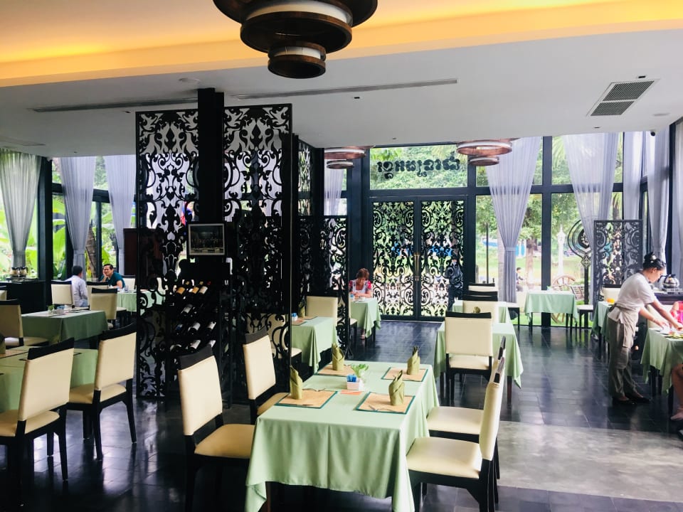 Gastro Lynnaya Urban River Resort