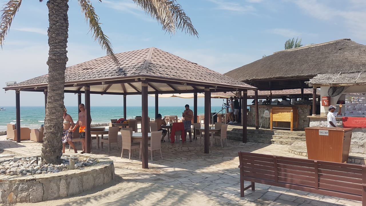 Strand The Cove Rotana Resort