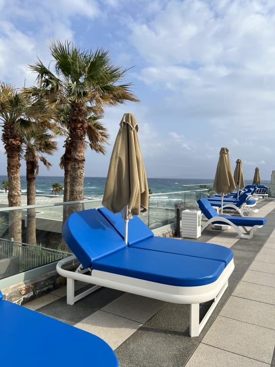 Pool Arina Beach Resort