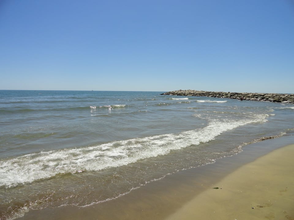 Am Hotelstrand in Richtung Steg Hotel International