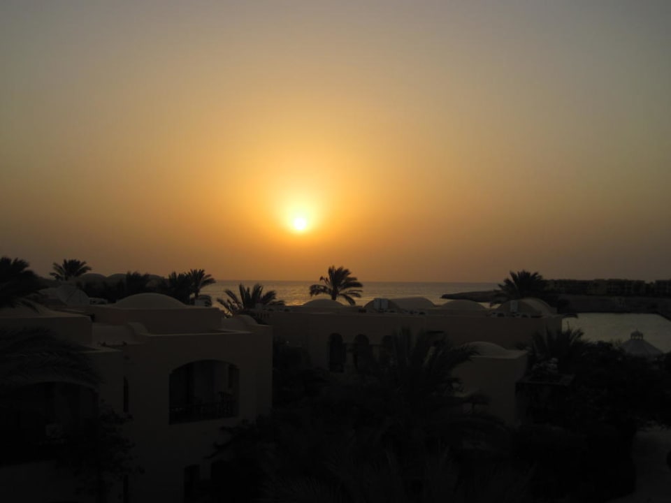 Sonnenaufgang vom Zimmer  Steigenberger Coraya Beach - Adults only