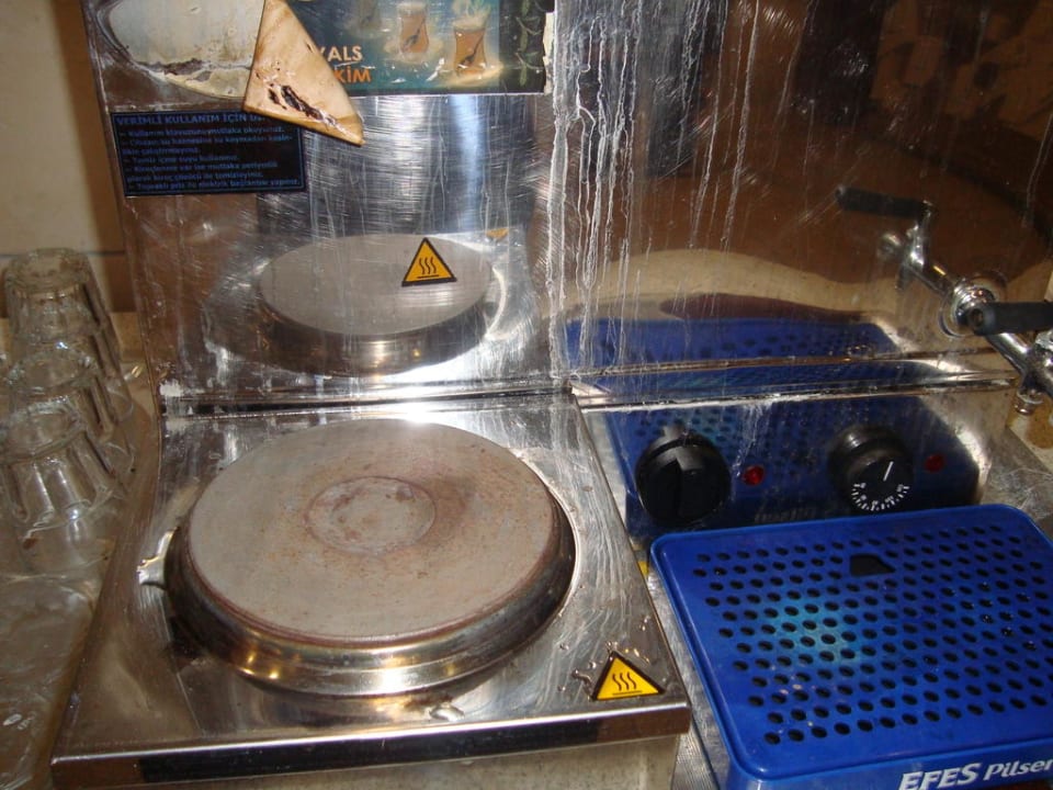 Heisswasserbehälter im Restaurant Aska Bayview Resort