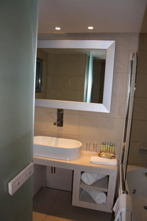 Badezimmer SENTIDO Port Royal Villas & Spa