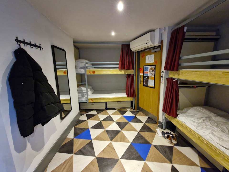 Zimmer St Christopher's Inn Liverpool Street