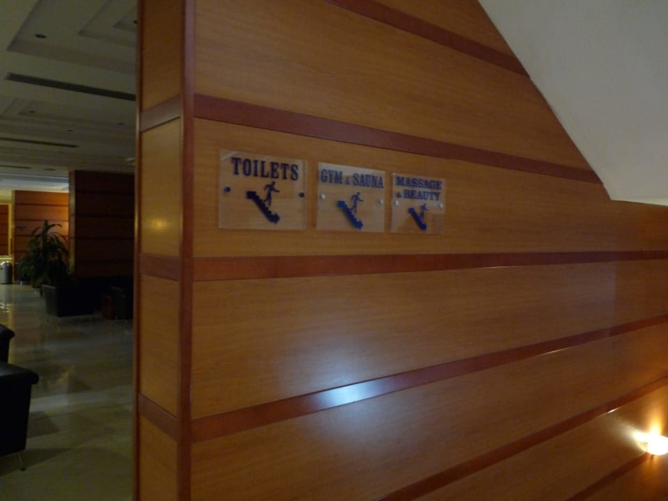 Wegweiser Hotel Calypso Beach