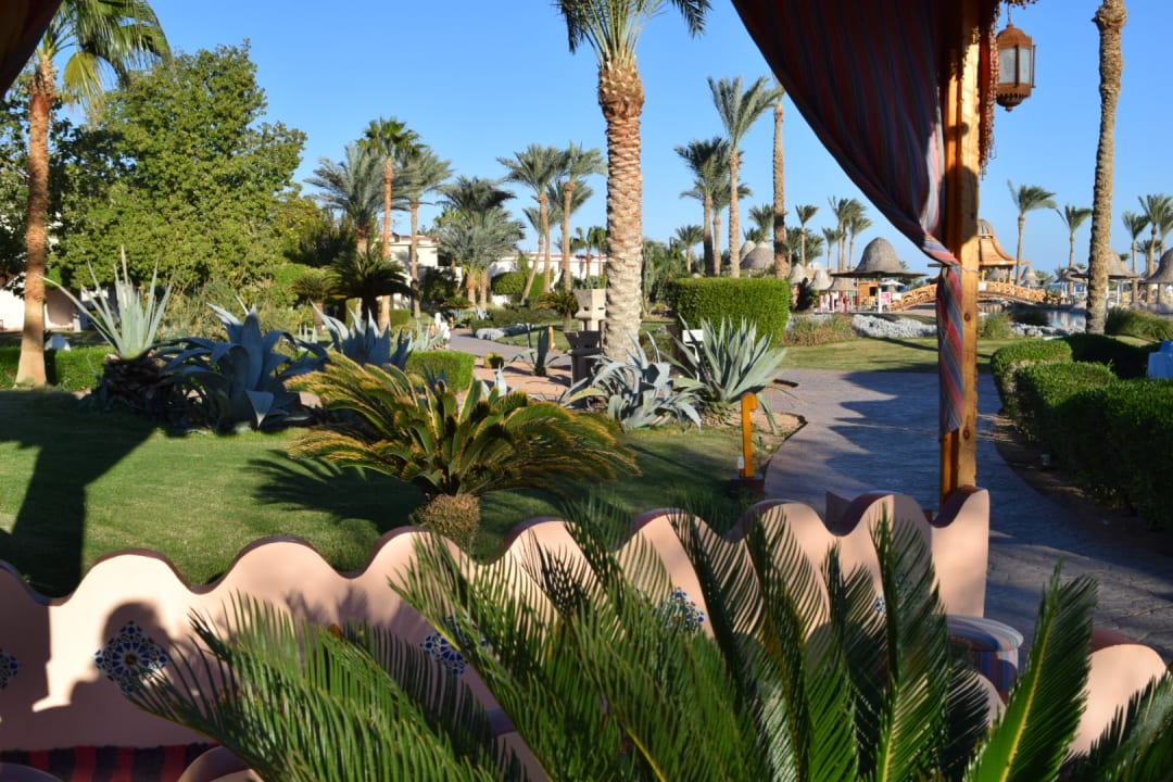 Gartenanlage Parrotel Beach Resort