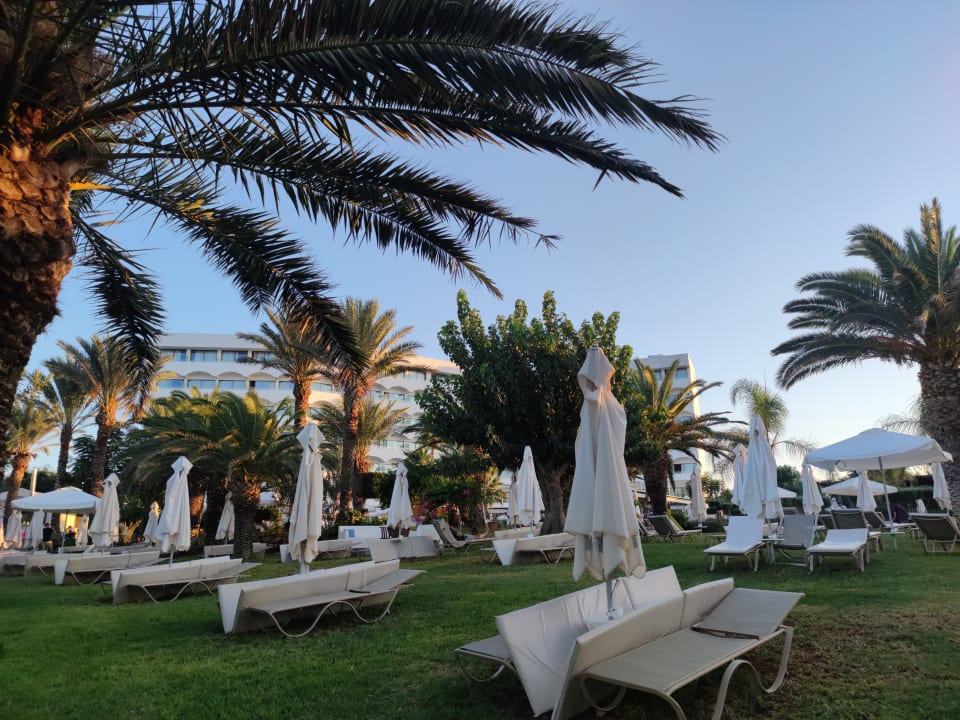 Gartenanlage Crystal Springs Beach Hotel