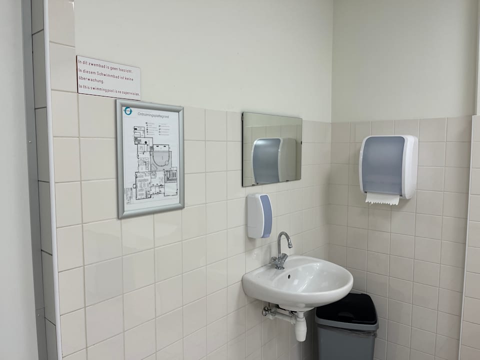 Pool Roompot Marinapark Volendam