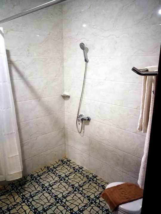 Es tröpfelt warm Samnang Laor Phnom Penh Hotel