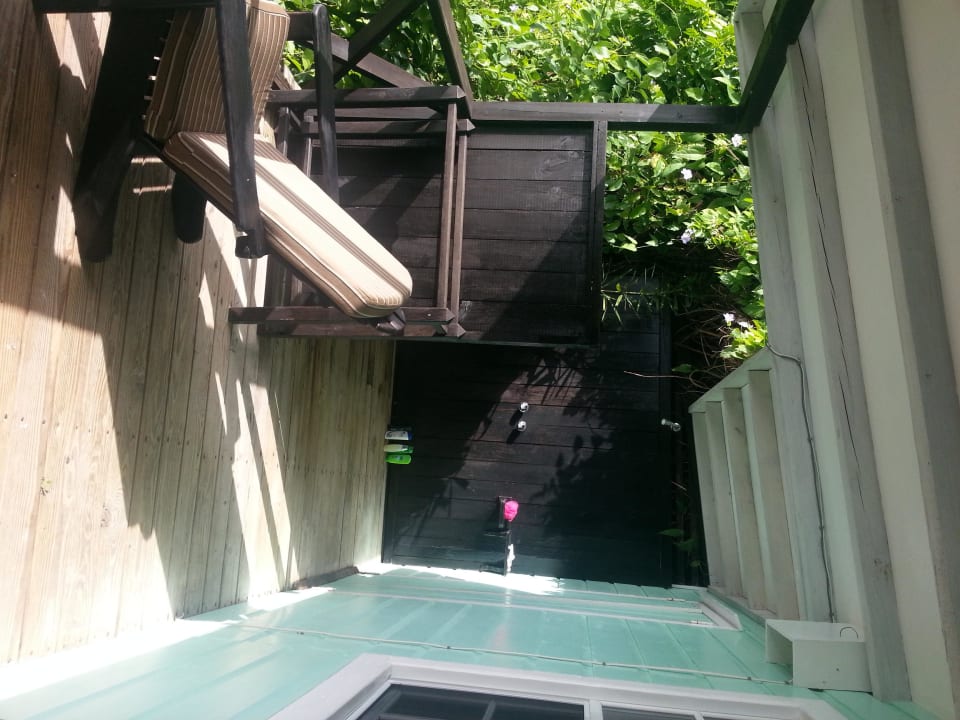 Balkon und Dusche  Cocos Hotel Antigua - Adults Only