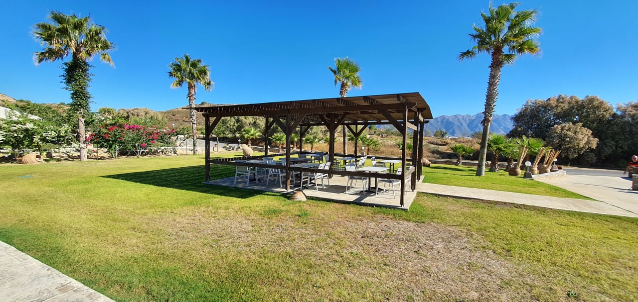 Gartenanlage Grand Blue Beach Hotel