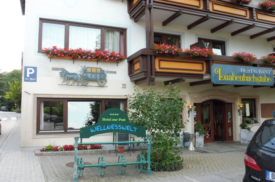 Zum Hoteleingang Hotel Zur Post Laaben