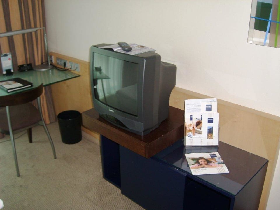 Röhrenfernseher im Jahr 2011 Hotel Dorint an der Messe Köln