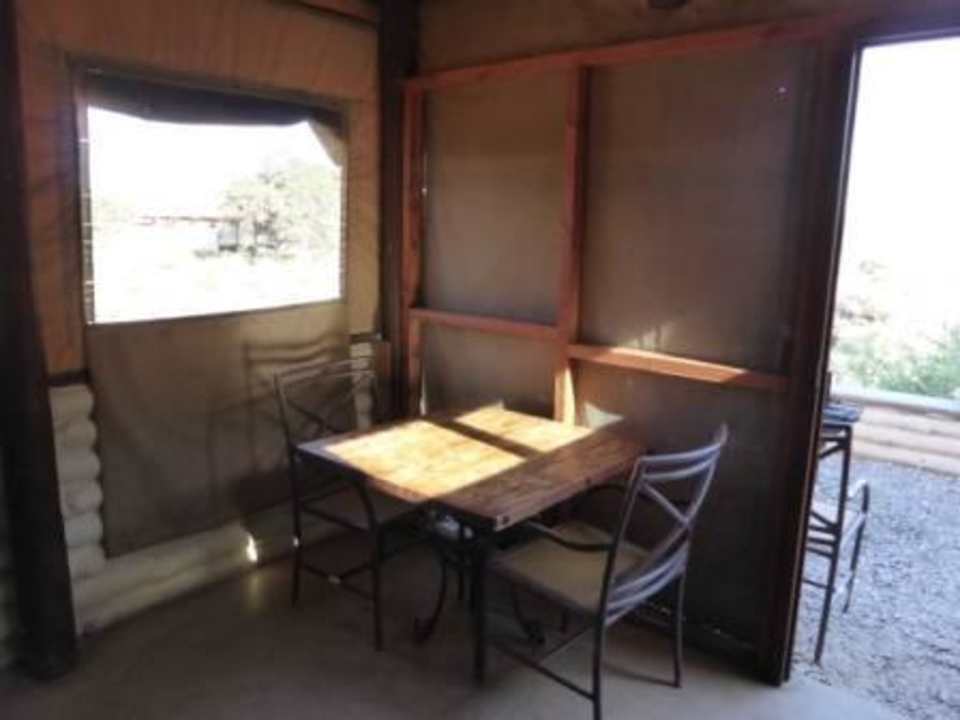 Essplatz in Küche Kalahari Tented Camp