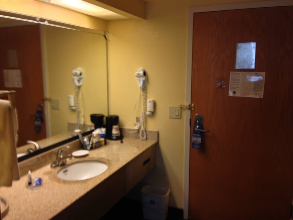 Eingangsbereich mit Waschtisch Best Western Plus Hotel Fort Myers Inn & Suites