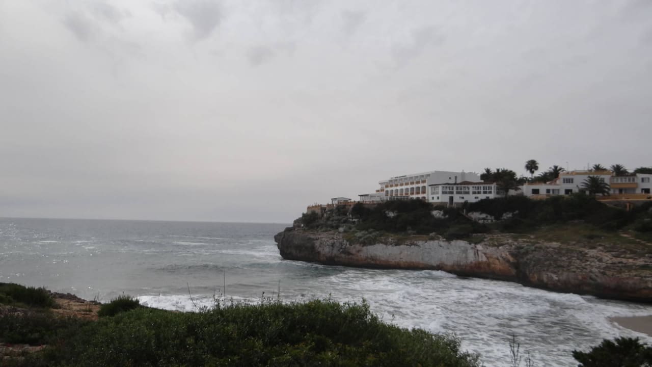 Aussicht zum Hotel von gegenüber ICON Valparaiso - Adults Only