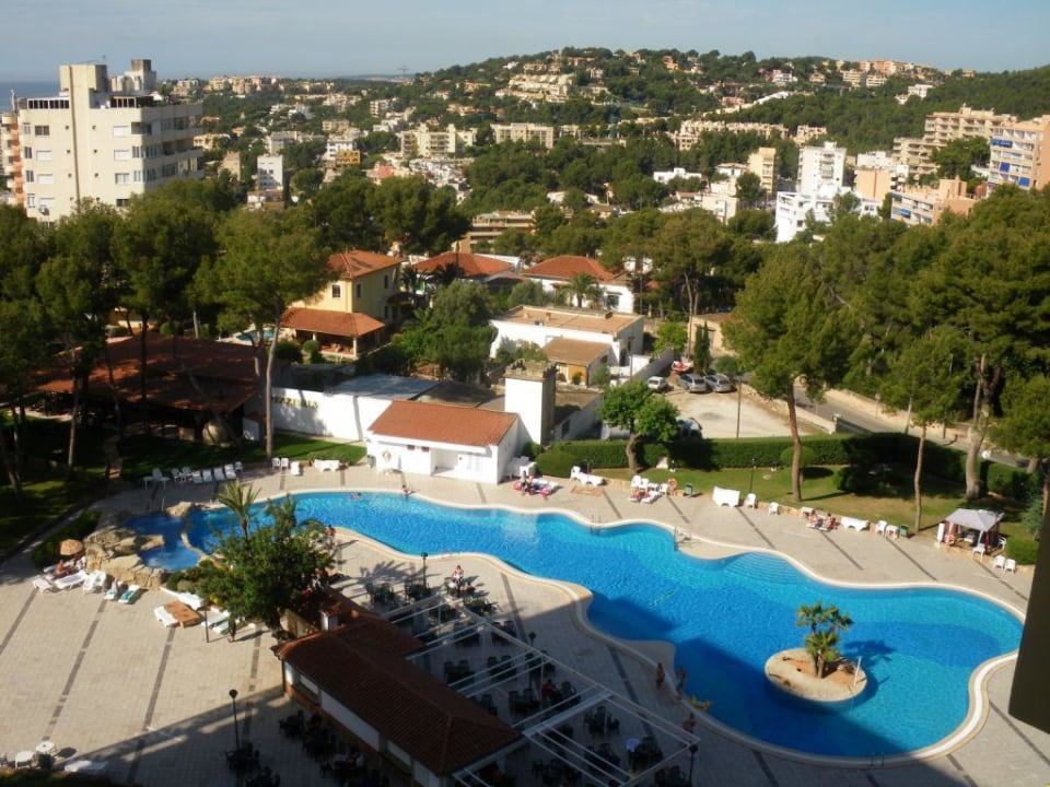 Blick zum Pool BQ Belvedere Hotel