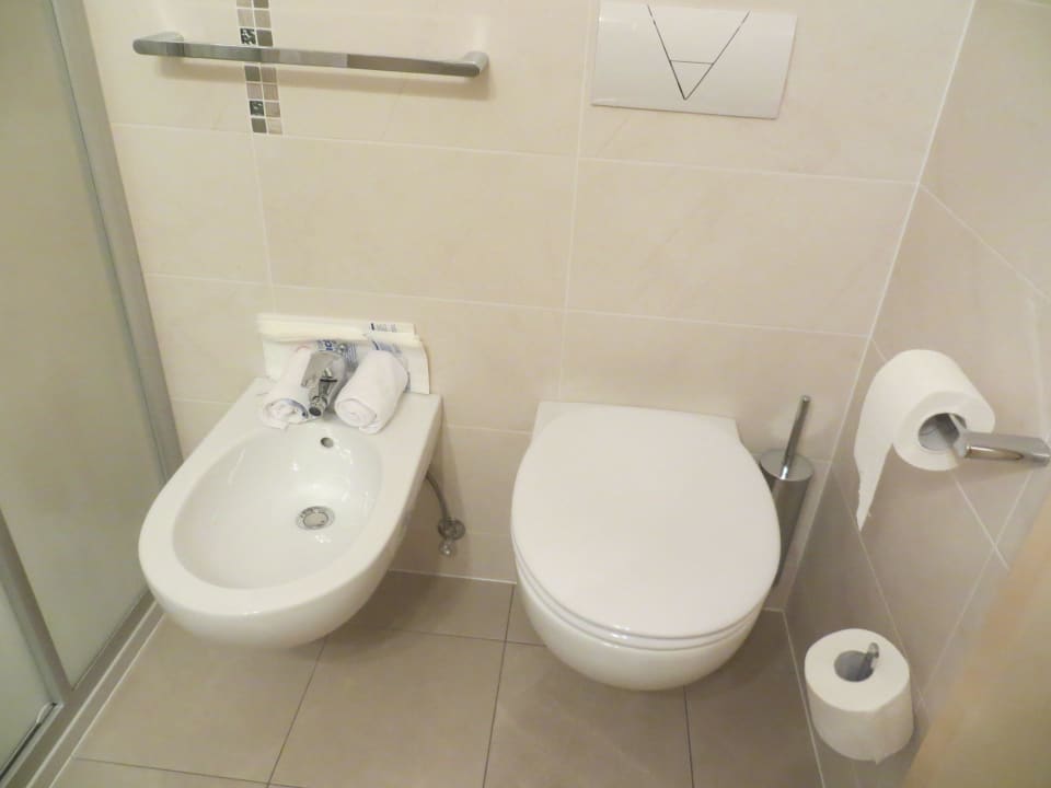 Teil des Bades Panoramazimmer Thalguter Apartments, Rooms & Breakfast