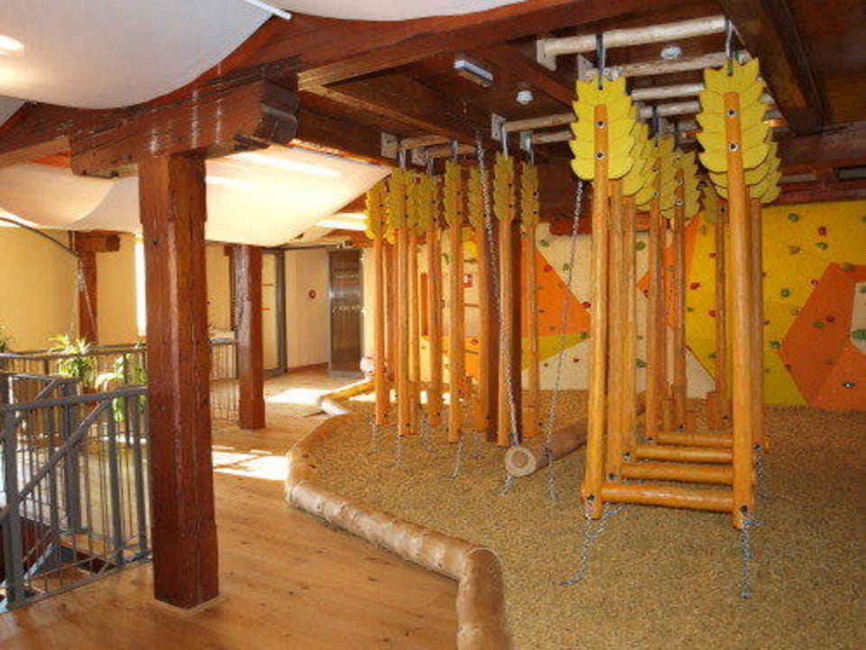 Boulderwand und Klettergerüste JUFA Hotel Weinviertel