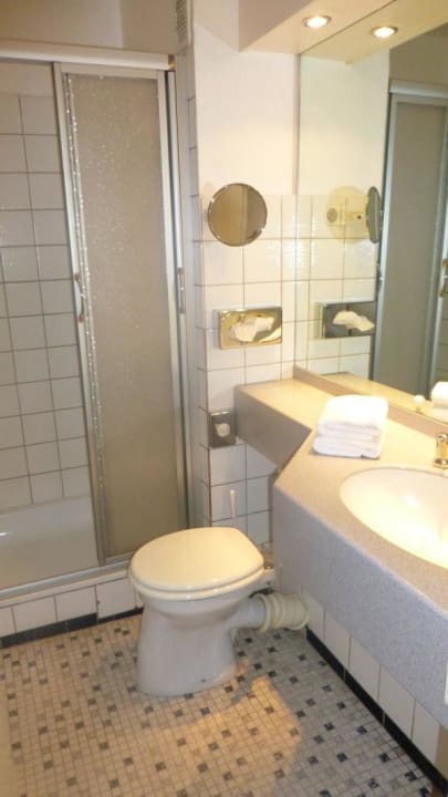 Bad im 5. Stock Hotel Bavaria Oldenburg