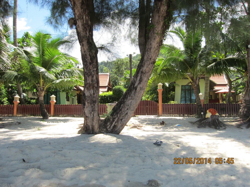 Blick vom Strand zur Beachvilla Koh Chang Paradise Resort & Spa