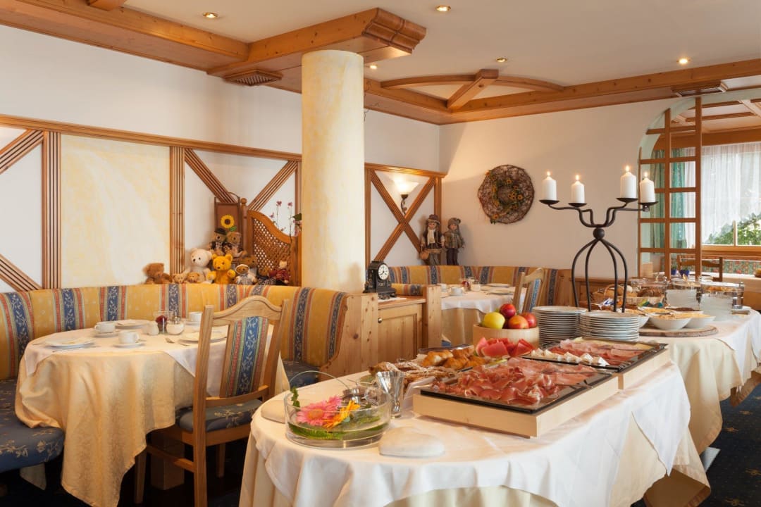 Frühstück Hotel Alpenhof