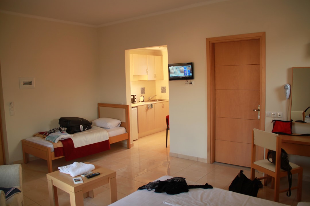 Zustellbett und großzügige Küchenzeile im Appartem Hotel Theofilos Superior