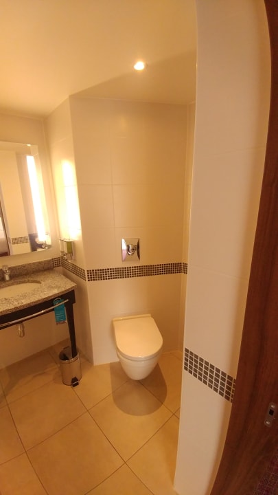 Zimmer Hampton by Hilton London Waterloo