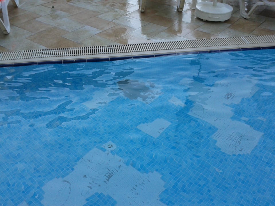 Kinderpool helle stellen keine Fliesen rohe Putz Hotel Sultan of Side