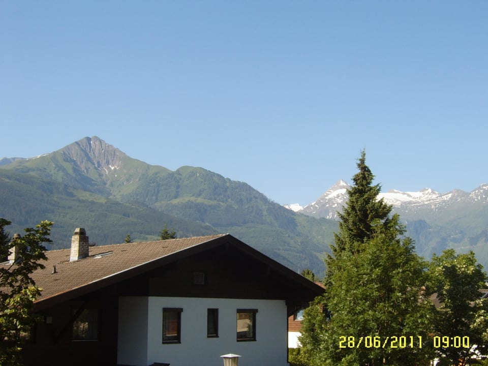 Blick vom Balkon Dahoam by Sarina - Hotel & Suites