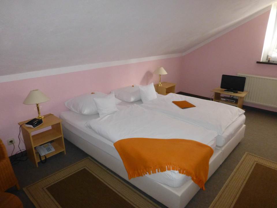 Doppelzimmer im Dachgeschoss Hotel Wellness am Park