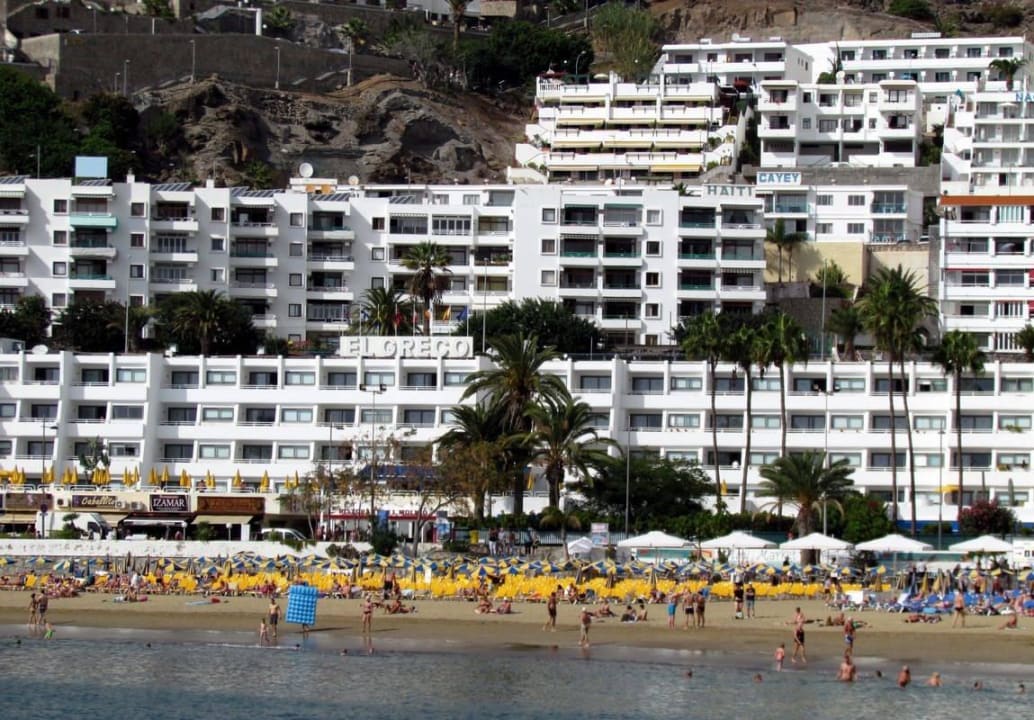 Beach and hotel Hotel El Greco