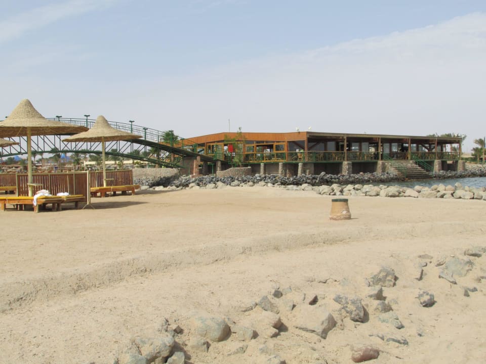 Hotelstrand mit Strandbar Desert Rose