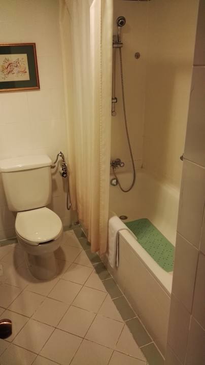 Zimmer Apartments Lanson Place Ambassador Row