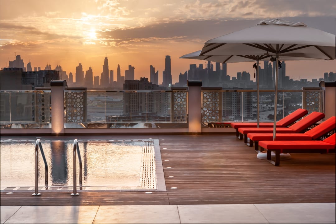 Pool DoubleTree by Hilton Dubai Al Jadaf