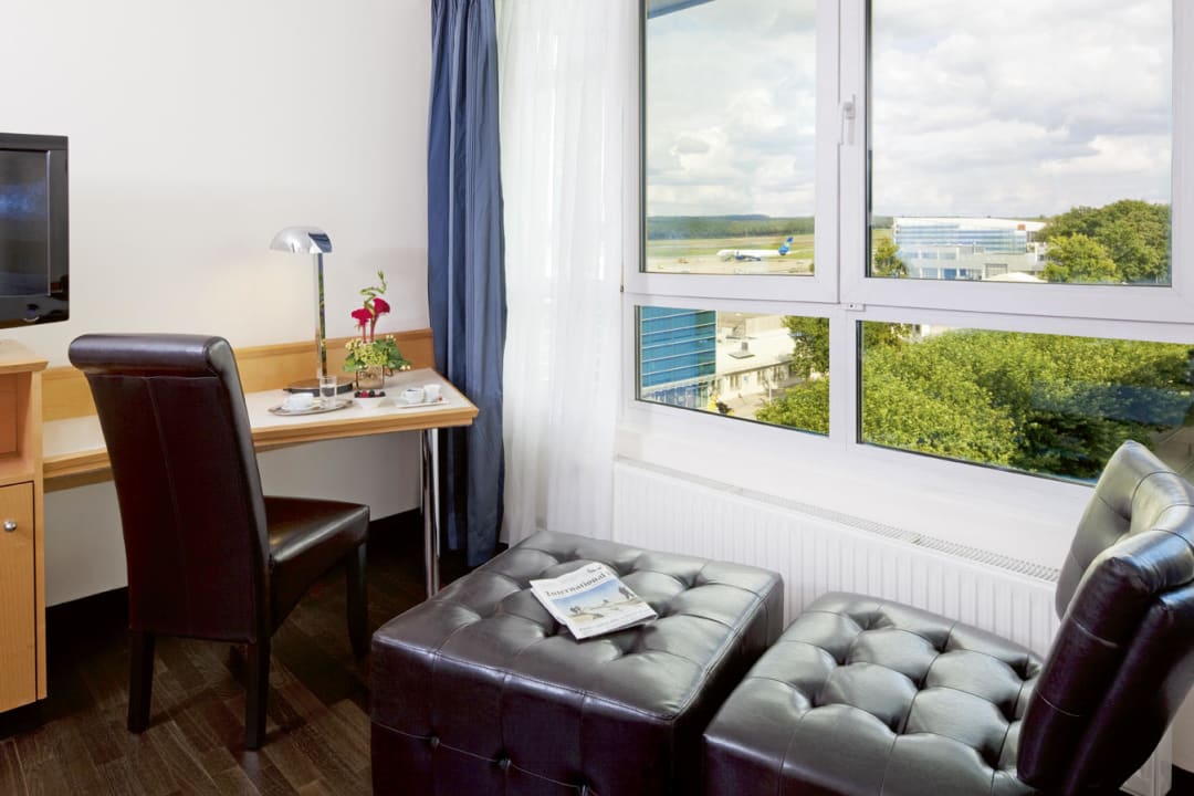 Ausblick der Zimmer Mövenpick Hotel Nürnberg Airport