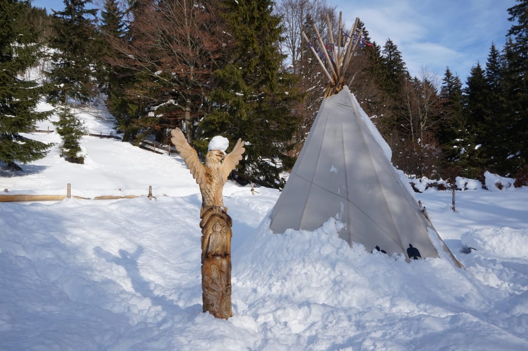 Indianerzelt im Schnee Oberjoch - Familux Resort