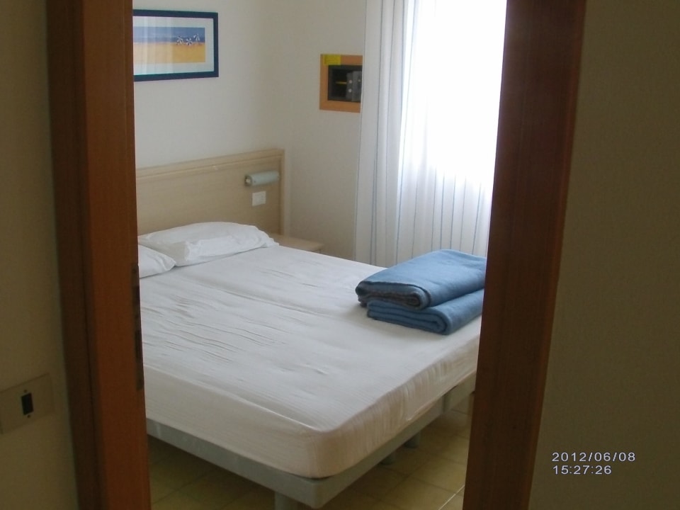 Großes Schlafzimmer Hotel Dei Gelsomini Villaggio