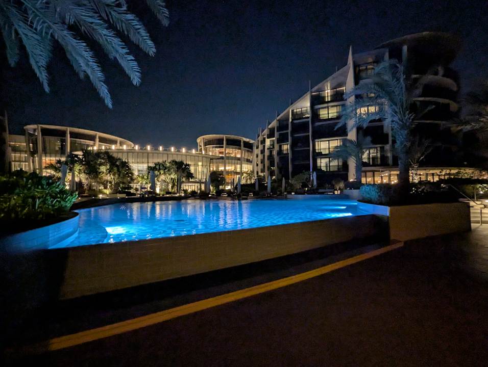 Pool Jumeirah at Saadiyat Island Resort