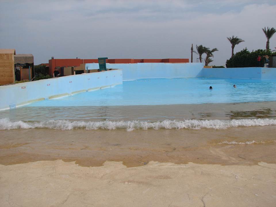 Poolanlage Wellenbad  Hotel Titanic Palace