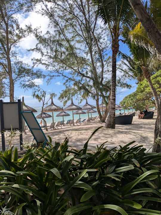 Strand Crystals Beach Resort Belle Mare, a member of Radisson Individuals